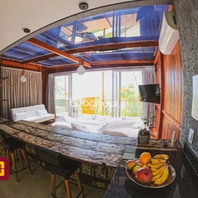 Casa com 600m², 7 quartos (sendo 4 suítes), 11 garagens, no bairro Açores em Florianópolis