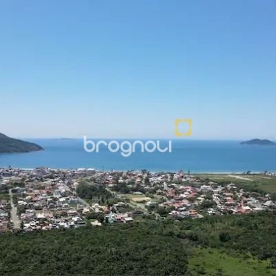 Casa com 600m², 7 quartos (sendo 4 suítes), 11 garagens, no bairro Açores em Florianópolis