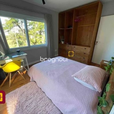 Casa com 600m², 7 quartos (sendo 4 suítes), 11 garagens, no bairro Açores em Florianópolis