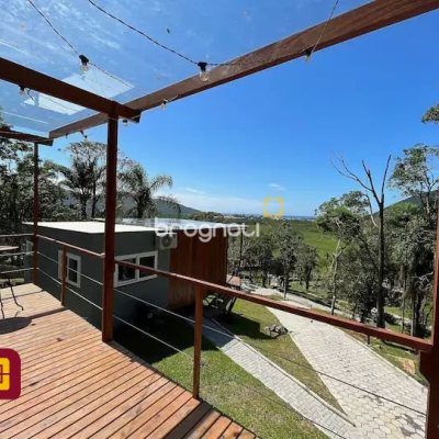 Casa com 600m², 7 quartos (sendo 4 suítes), 11 garagens, no bairro Açores em Florianópolis