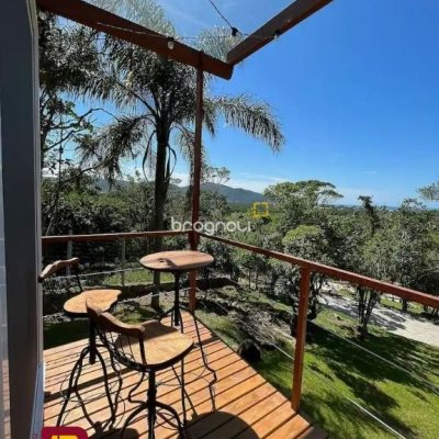 Casa com 600m², 7 quartos (sendo 4 suítes), 11 garagens, no bairro Açores em Florianópolis