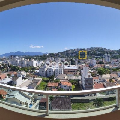 Apartamento com 142m², 3 quartos (sendo 2 suítes), 3 garagens, no bairro Floresta em São José