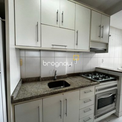 Apartamento com 77m², 3 quartos (sendo 1 suíte), 1 garagem, no bairro Costeira do Pirajubaé em Florianópolis