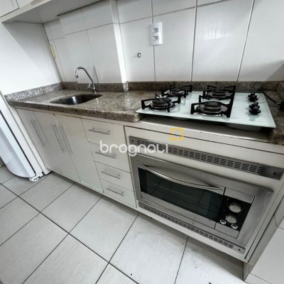 Apartamento com 77m², 3 quartos (sendo 1 suíte), 1 garagem, no bairro Costeira do Pirajubaé em Florianópolis