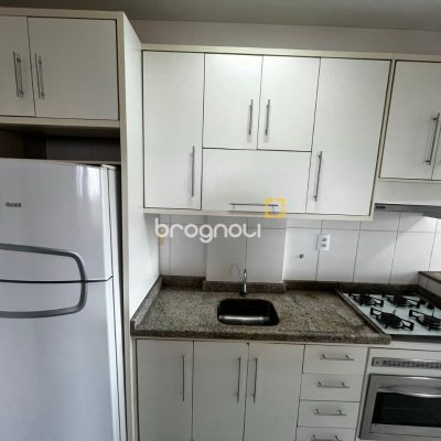 Apartamento com 77m², 3 quartos (sendo 1 suíte), 1 garagem, no bairro Costeira do Pirajubaé em Florianópolis