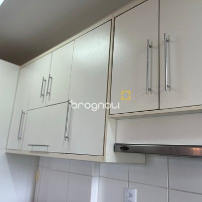 Apartamento com 77m², 3 quartos (sendo 1 suíte), 1 garagem, no bairro Costeira do Pirajubaé em Florianópolis