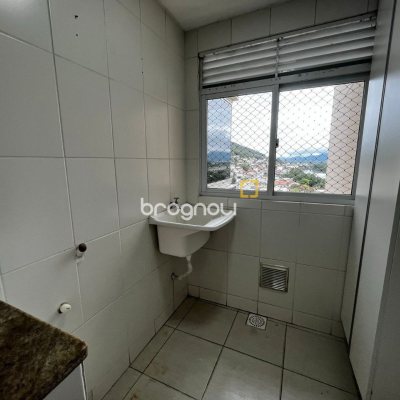 Apartamento com 77m², 3 quartos (sendo 1 suíte), 1 garagem, no bairro Costeira do Pirajubaé em Florianópolis
