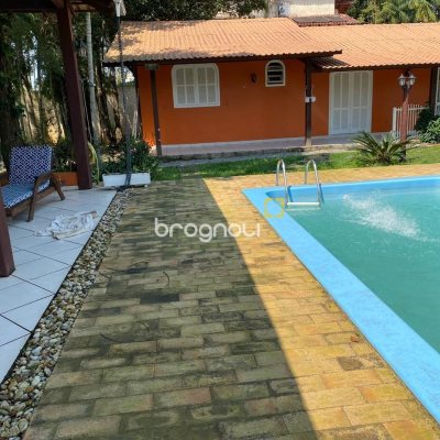 Casa com 300m², 4 quartos (sendo 2 suítes), no bairro Vargem Grande em Florianópolis
