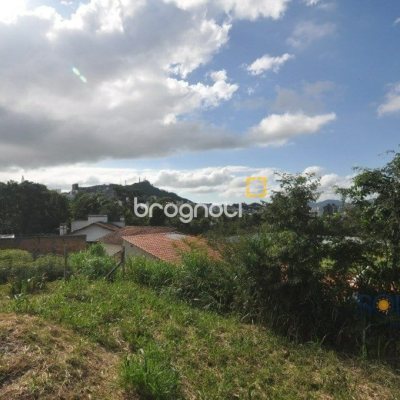 Terreno com 1391m², no bairro Pantanal em Florianópolis