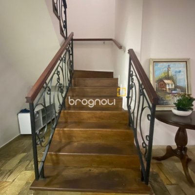 Casa com 191m², 4 quartos (sendo 1 suíte), 2 garagens, no bairro Centro em Florianópolis