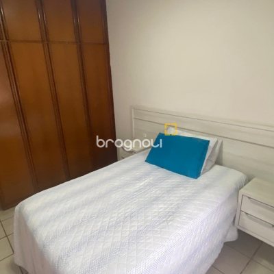 Casa com 191m², 4 quartos (sendo 1 suíte), 2 garagens, no bairro Centro em Florianópolis
