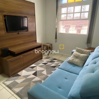 Casa com 191m², 4 quartos (sendo 1 suíte), 2 garagens, no bairro Centro em Florianópolis
