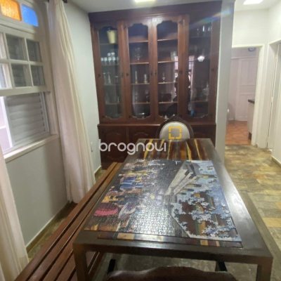 Casa com 191m², 4 quartos (sendo 1 suíte), 2 garagens, no bairro Centro em Florianópolis