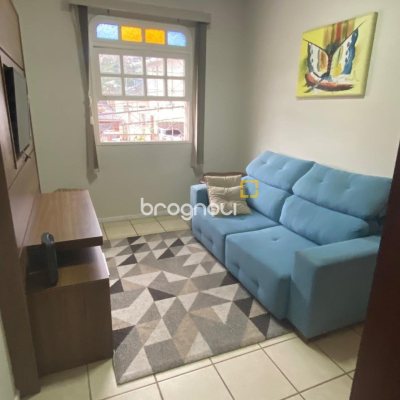 Casa com 191m², 4 quartos (sendo 1 suíte), 2 garagens, no bairro Centro em Florianópolis