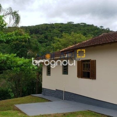 Casa com 73m², 3 quartos, 1 garagem, no bairro Rio Tavares em Florianópolis