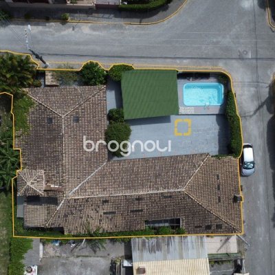 Casa com 250m², 4 quartos (sendo 1 suíte), no bairro Santo Antônio de Lisboa em Florianópolis