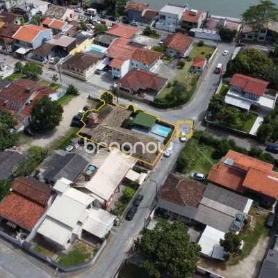 Casa com 250m², 4 quartos (sendo 1 suíte), no bairro Santo Antônio de Lisboa em Florianópolis