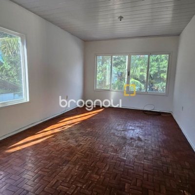 Casa com 166m², 3 quartos, 3 garagens, no bairro Ponta de Baixo em São José