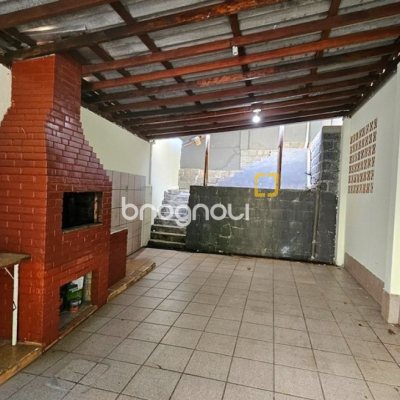 Casa com 166m², 3 quartos, 3 garagens, no bairro Ponta de Baixo em São José