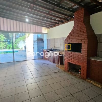 Casa com 166m², 3 quartos, 3 garagens, no bairro Ponta de Baixo em São José