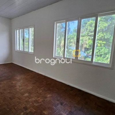 Casa com 166m², 3 quartos, 3 garagens, no bairro Ponta de Baixo em São José