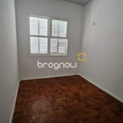 Casa com 166m², 3 quartos, 3 garagens, no bairro Ponta de Baixo em São José