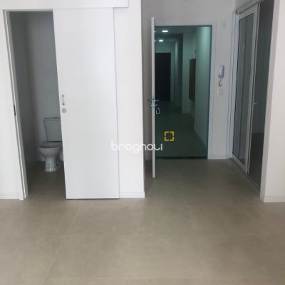 Apartamento com 47m², 2 quartos (sendo 1 suíte), 1 garagem, no bairro Cachoeira do Bom Jesus em Florianópolis