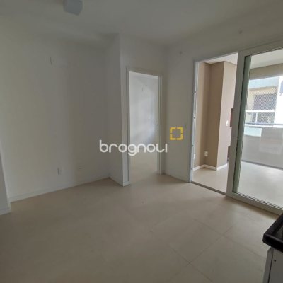 Apartamento com 47m², 2 quartos (sendo 1 suíte), 1 garagem, no bairro Cachoeira do Bom Jesus em Florianópolis