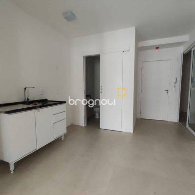 Apartamento com 47m², 2 quartos (sendo 1 suíte), 1 garagem, no bairro Cachoeira do Bom Jesus em Florianópolis
