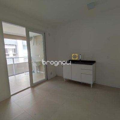 Apartamento com 47m², 2 quartos (sendo 1 suíte), 1 garagem, no bairro Cachoeira do Bom Jesus em Florianópolis