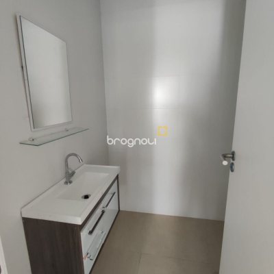 Apartamento com 47m², 2 quartos (sendo 1 suíte), 1 garagem, no bairro Cachoeira do Bom Jesus em Florianópolis