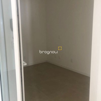 Apartamento com 47m², 2 quartos (sendo 1 suíte), 1 garagem, no bairro Cachoeira do Bom Jesus em Florianópolis