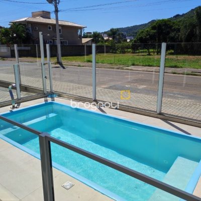Apartamento com 47m², 2 quartos (sendo 1 suíte), 1 garagem, no bairro Cachoeira do Bom Jesus em Florianópolis