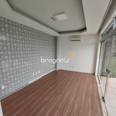 Prédio com 81m², 2 garagens, no bairro Pantanal em Florianópolis