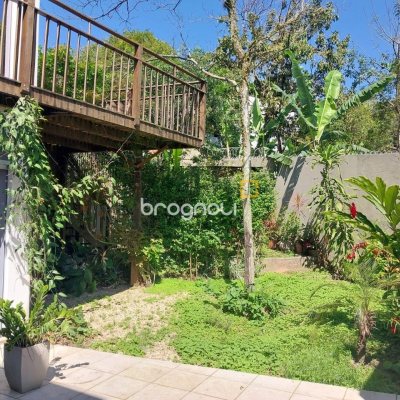 Prédio com 81m², 2 garagens, no bairro Pantanal em Florianópolis
