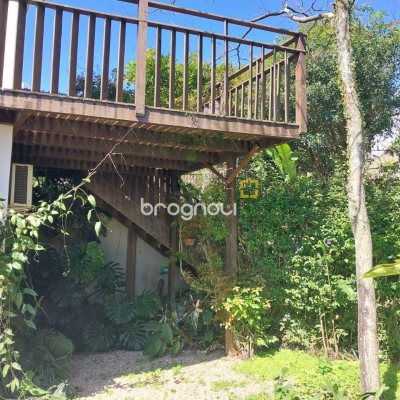 Prédio com 81m², 2 garagens, no bairro Pantanal em Florianópolis