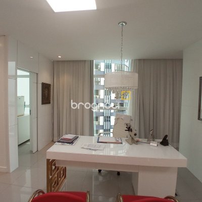 Sala com 52m², 1 garagem, no bairro Agronômica em Florianópolis