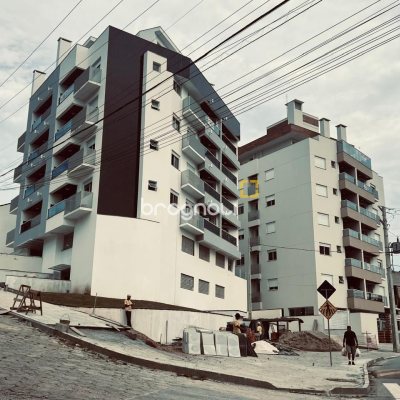 Cobertura com 95m², 2 quartos (sendo 1 suíte), 2 garagens, no bairro Itacorubi em Florianópolis