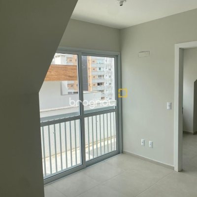 Cobertura com 95m², 2 quartos (sendo 1 suíte), 2 garagens, no bairro Itacorubi em Florianópolis