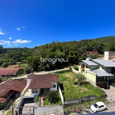 Cobertura com 93m², 3 quartos (sendo 1 suíte), 2 garagens, no bairro Itacorubi em Florianópolis
