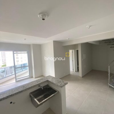 Cobertura com 93m², 3 quartos (sendo 1 suíte), 2 garagens, no bairro Itacorubi em Florianópolis