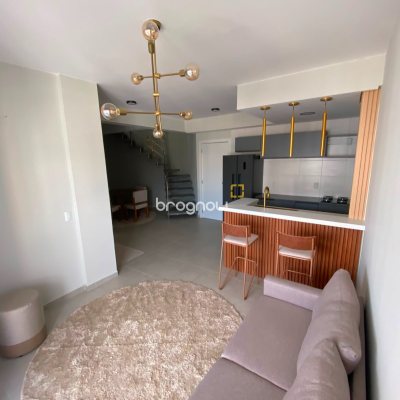 Cobertura com 93m², 3 quartos (sendo 1 suíte), 2 garagens, no bairro Itacorubi em Florianópolis