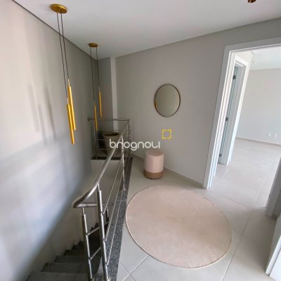 Cobertura com 93m², 3 quartos (sendo 1 suíte), 2 garagens, no bairro Itacorubi em Florianópolis