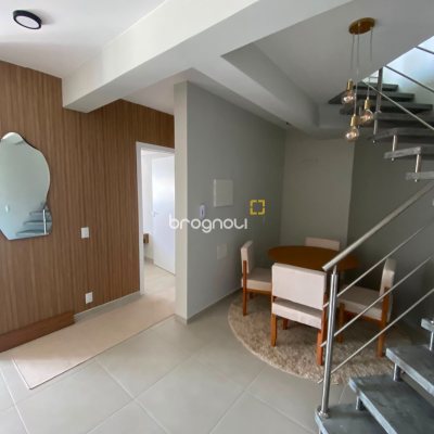 Cobertura com 93m², 3 quartos (sendo 1 suíte), 2 garagens, no bairro Itacorubi em Florianópolis