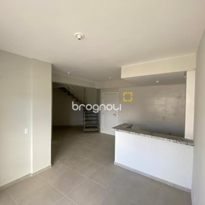Cobertura com 93m², 3 quartos (sendo 1 suíte), 2 garagens, no bairro Itacorubi em Florianópolis
