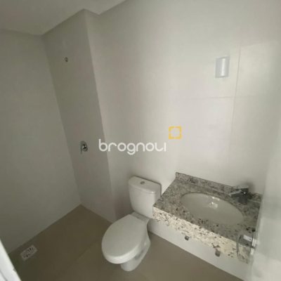 Cobertura com 93m², 3 quartos (sendo 1 suíte), 2 garagens, no bairro Itacorubi em Florianópolis
