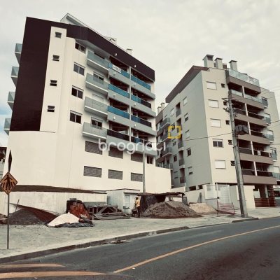 Cobertura com 93m², 3 quartos (sendo 1 suíte), 2 garagens, no bairro Itacorubi em Florianópolis