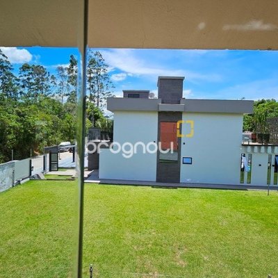 Casa com 280m², 4 quartos (sendo 3 suítes), 2 garagens, no bairro Sul do Rio em Santo Amaro da Imperatriz