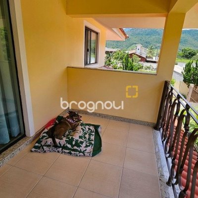 Casa com 280m², 4 quartos (sendo 3 suítes), 2 garagens, no bairro Sul do Rio em Santo Amaro da Imperatriz