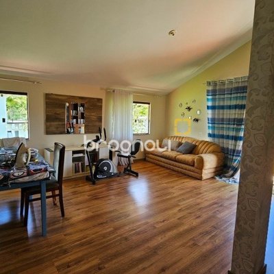 Casa com 280m², 4 quartos (sendo 3 suítes), 2 garagens, no bairro Sul do Rio em Santo Amaro da Imperatriz